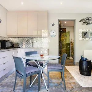 Solar Powered Camps Bay Sea View Apartment Kapstadt