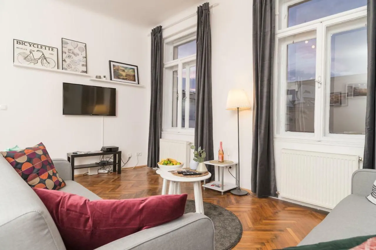 Apartment Ferienwohnung Spittelau Chillout Lounge by ichbucheAT Wien