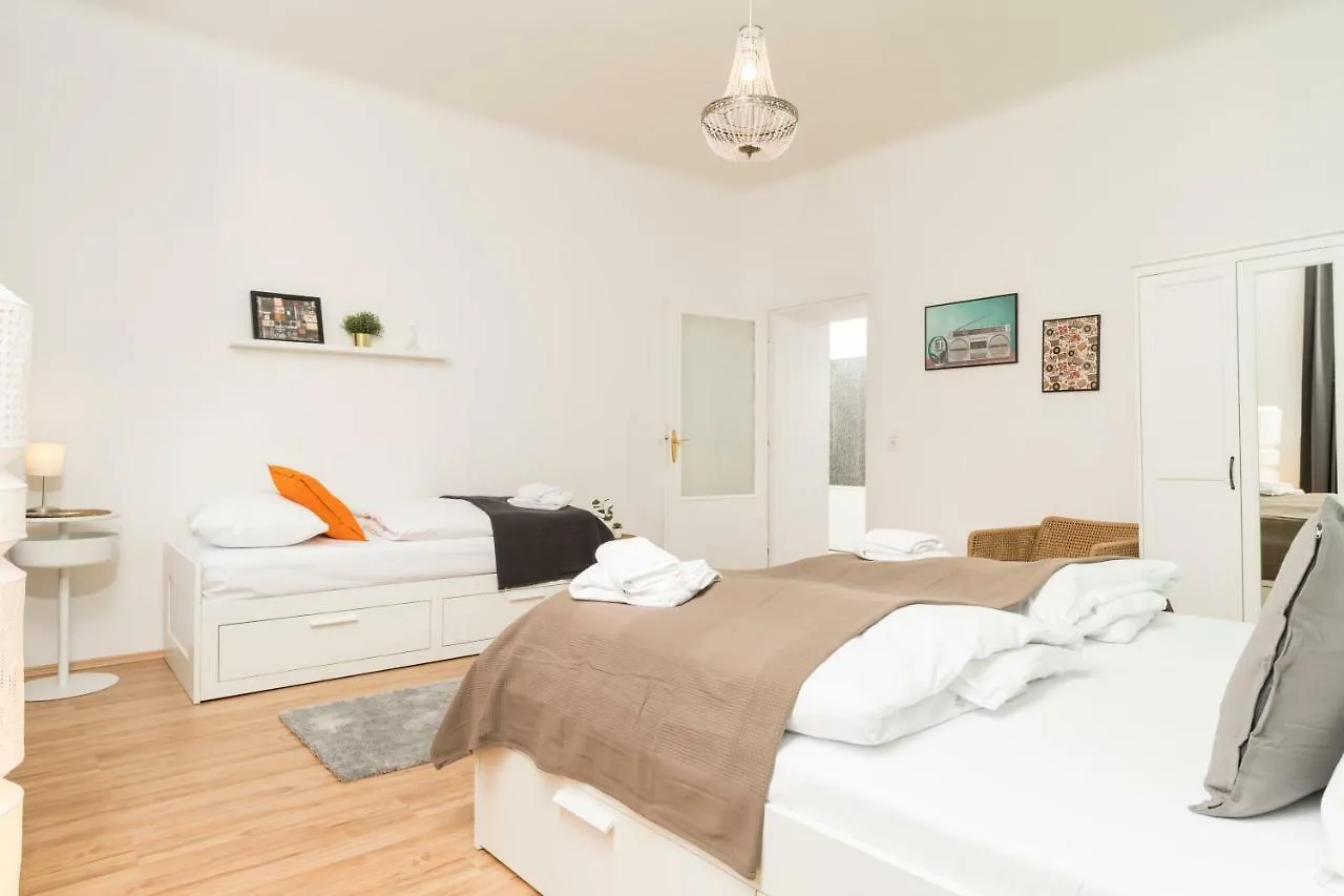 Spittelau Chillout Lounge Spacious Bright Contactless Selfcheckin فيينا