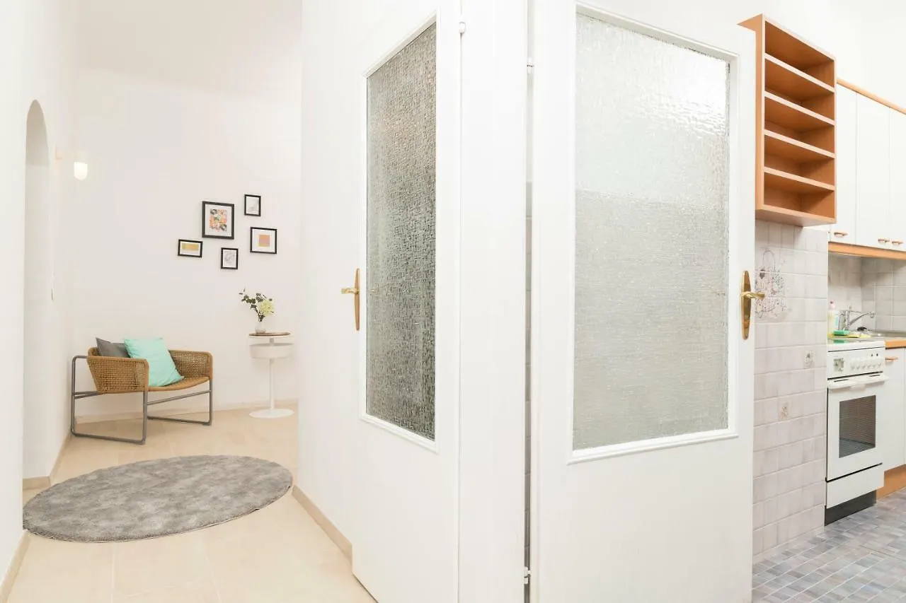 Apartment Ferienwohnung Spittelau Chillout Lounge by ichbucheAT Wien