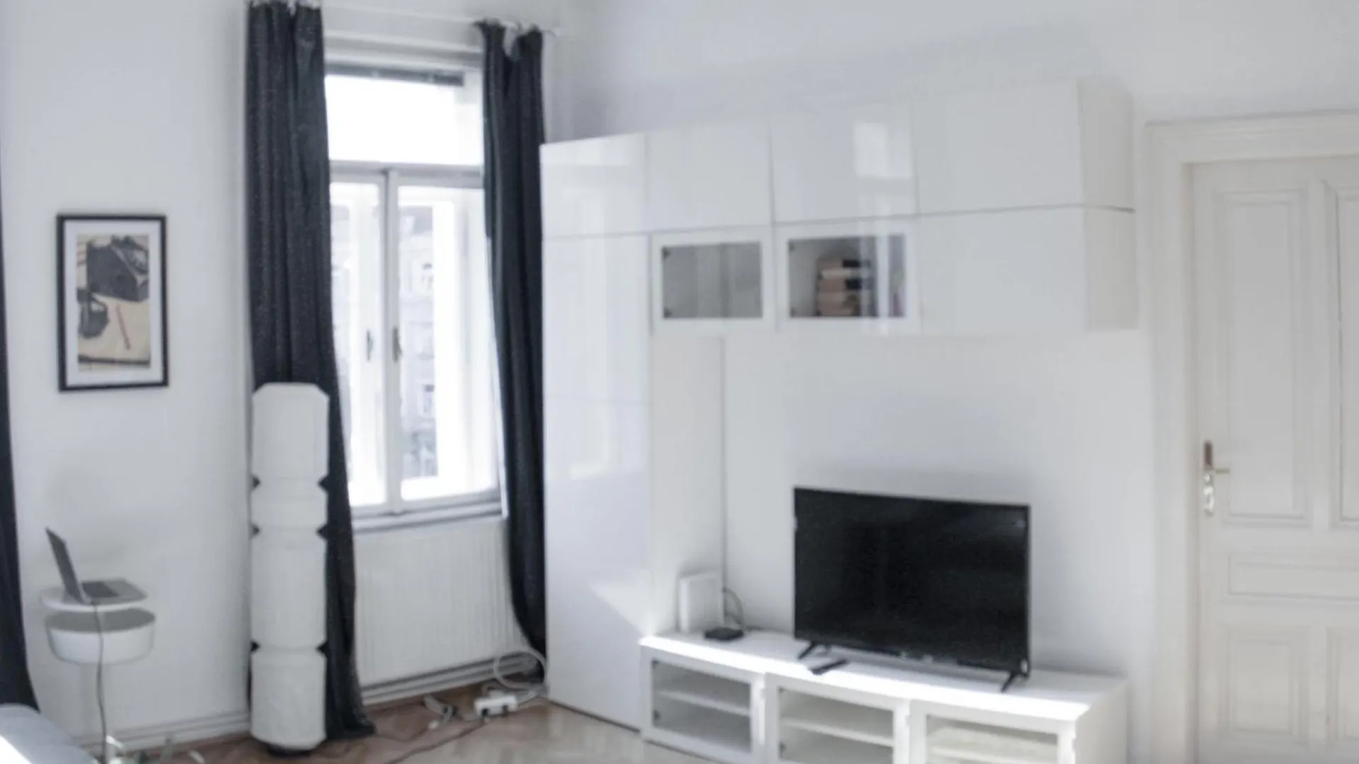 Spittelau Spacious Bright Contactless Selfcheckin Central Metro Train Station Vienna Apartment