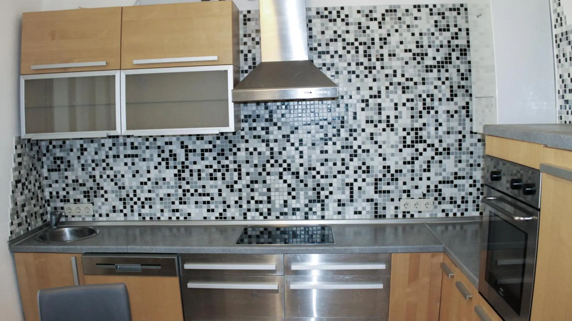 Apartment Spittelau Spacious Bright Contactless Selfcheckin Central Metro Train Station Vienna
