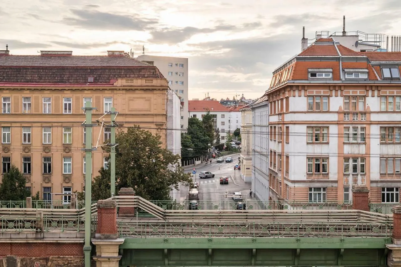 Spittelau Spacious Bright Contactless Selfcheckin Central Metro Train Station Vienna Apartment