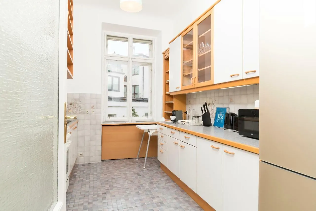 Apartamento Spittelau Spacious Bright Contactless Selfcheckin Central Metro Train Station Viena